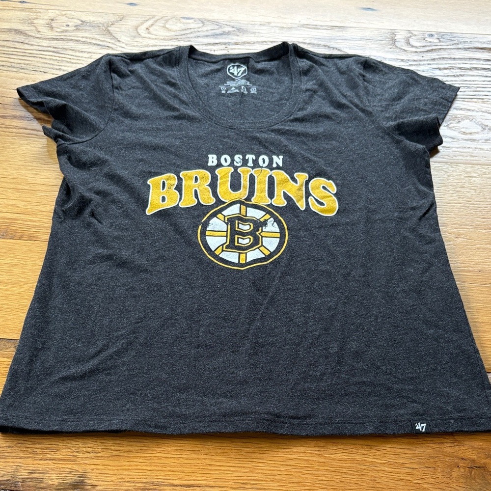 47 Dark Gray Boston Bruins Logo Tee - Size Large